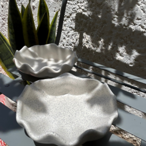 Clam shell trinket tray