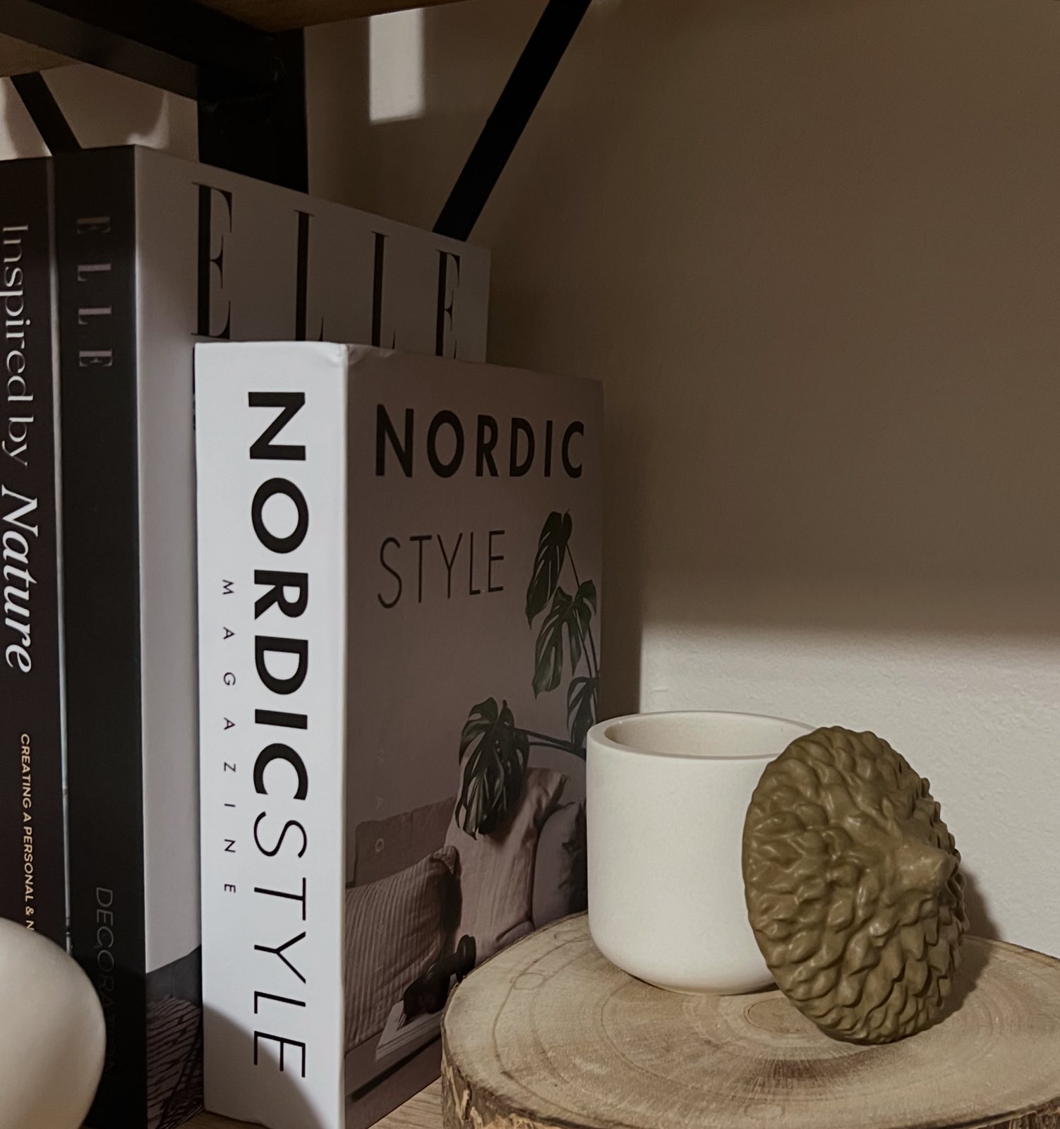 Acorn decorative box