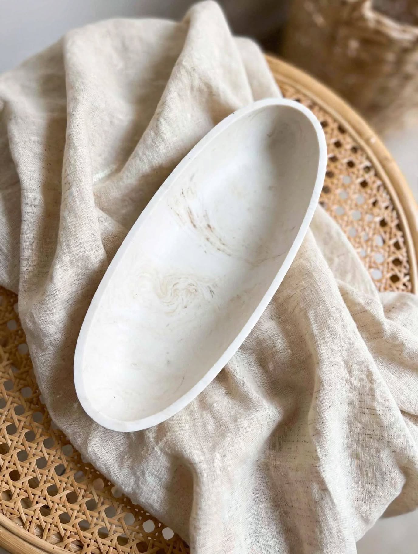 Oval tray